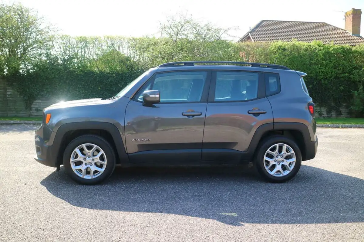 2016-jeep-renegade-14-multiair-ii-longitude-big-5