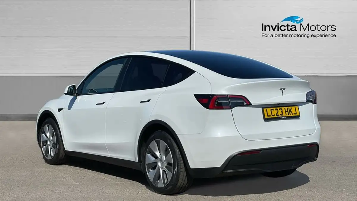 2023-tesla-model-y-e-rwd-big-4