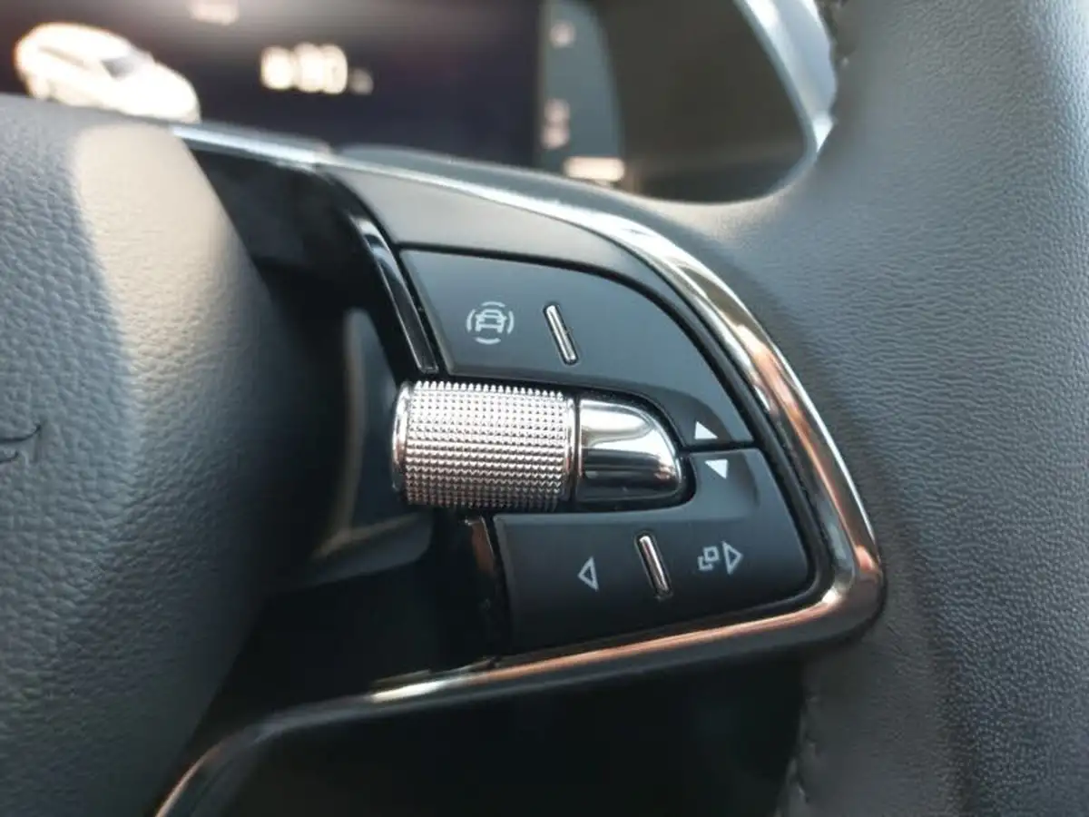 2023-skoda-superb-20tdi-se-estate-dsg-big-14