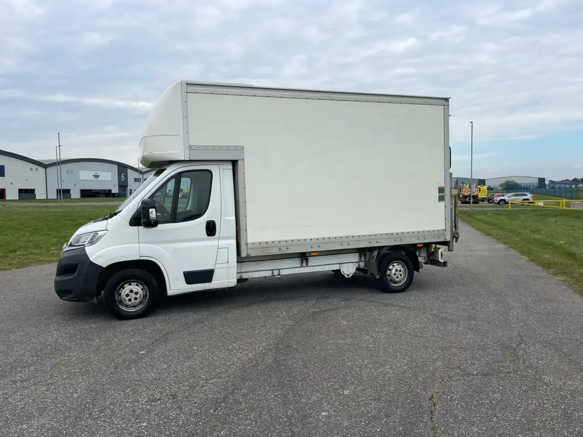 2015-citroen-relay-22td-35-l3-130-luton-big-53