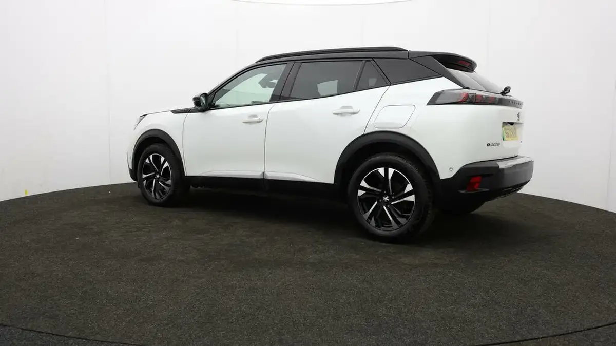 2021-peugeot-2008-suv-e-gt-big-66