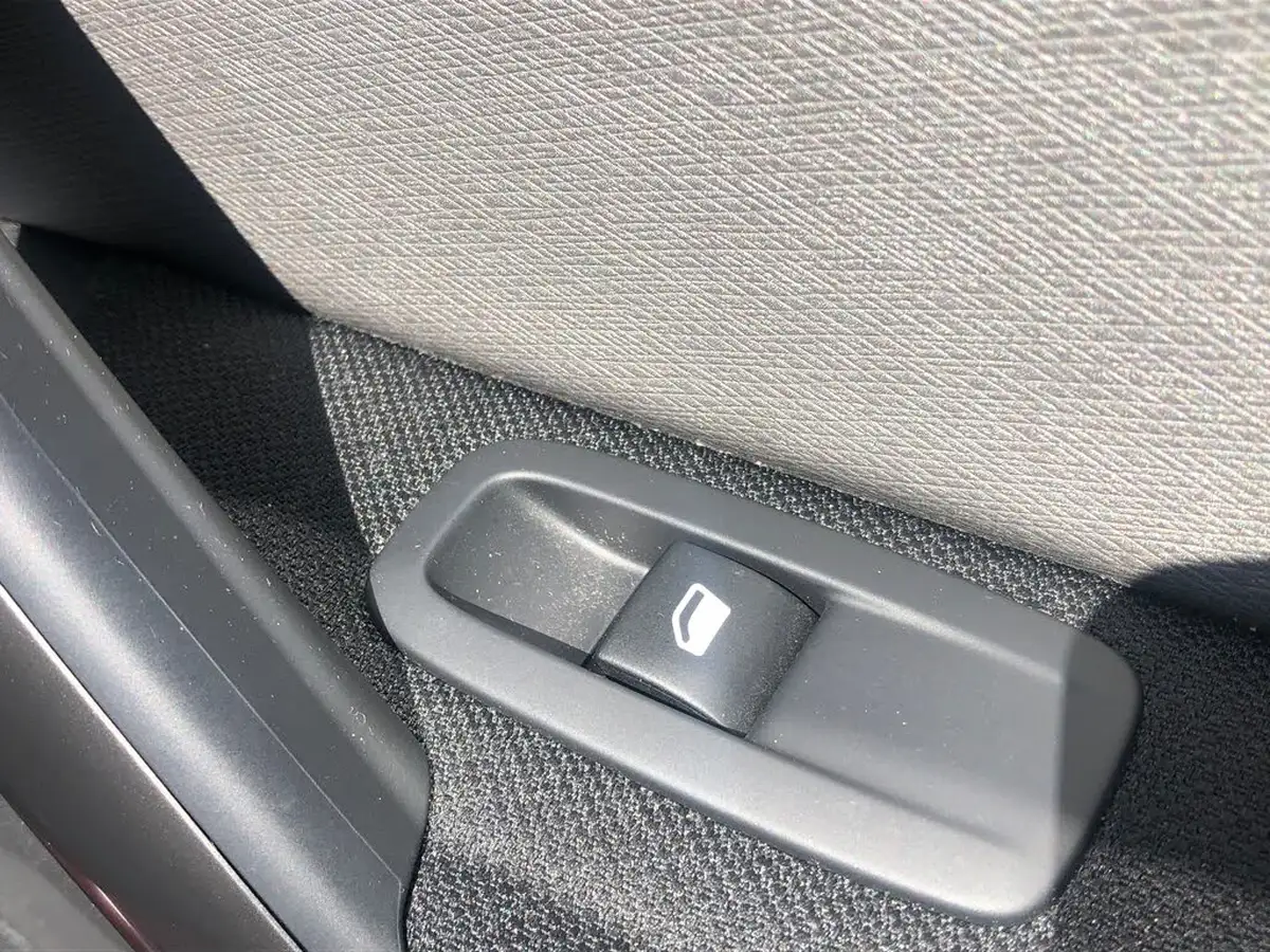 2019-citroen-grand-c4-spacetourer-15bluehdi-flair-big-34