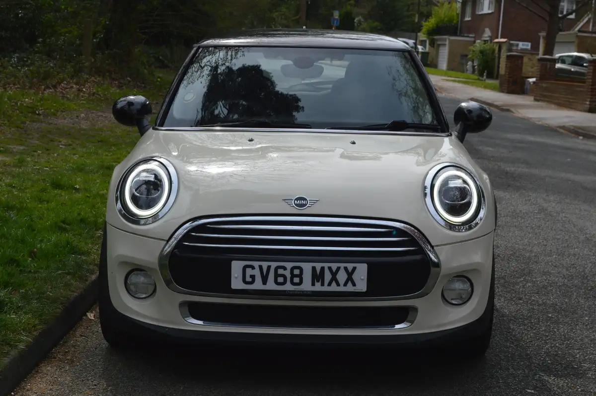2018-mini-cooper-15-cooper-classic-ss-hatchback-3d-big-2