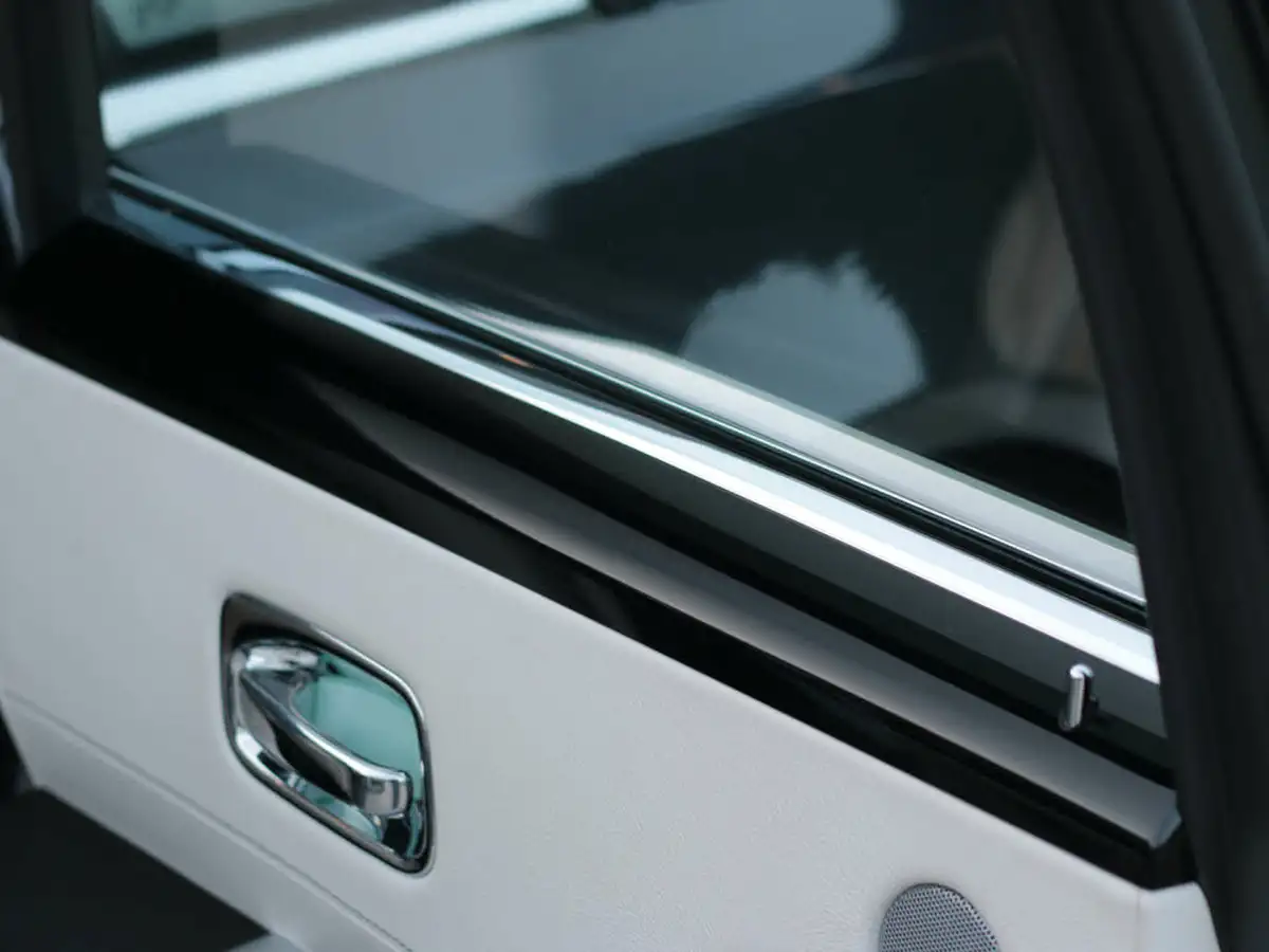 2010-rolls-royce-ghost-66-big-60