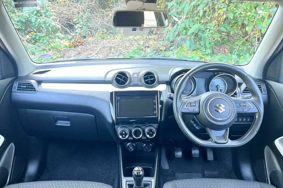 2018-suzuki-swift-10-boosterjet-sz5-111ps-shvs-big-10