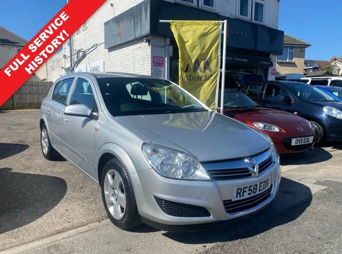 2009-vauxhall-astra-14-active-90ps-5d-big-0