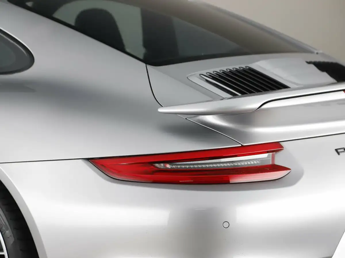 2016-porsche-911-38-turbo-s-coupe-big-30