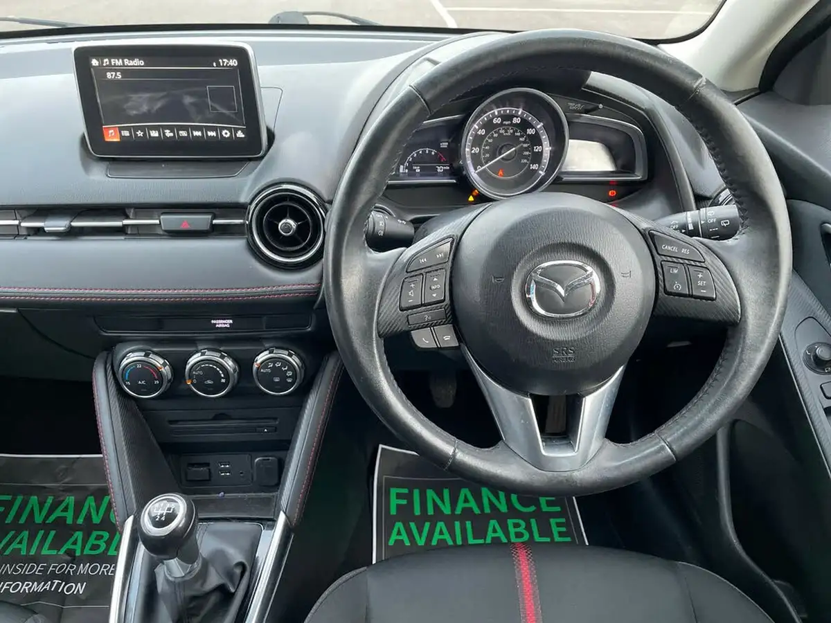 2015-mazda-mazda2-15-sport-nav-90ps-big-16