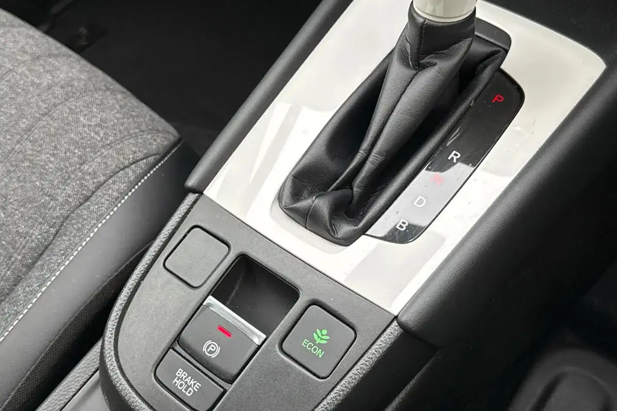 2022-honda-jazz-15-i-mmd-sr-109ps-big-16
