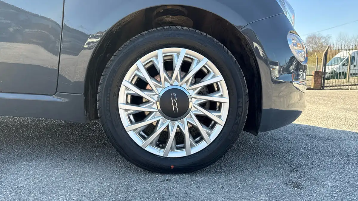 2021-fiat-500-10-dolcevita-big-19