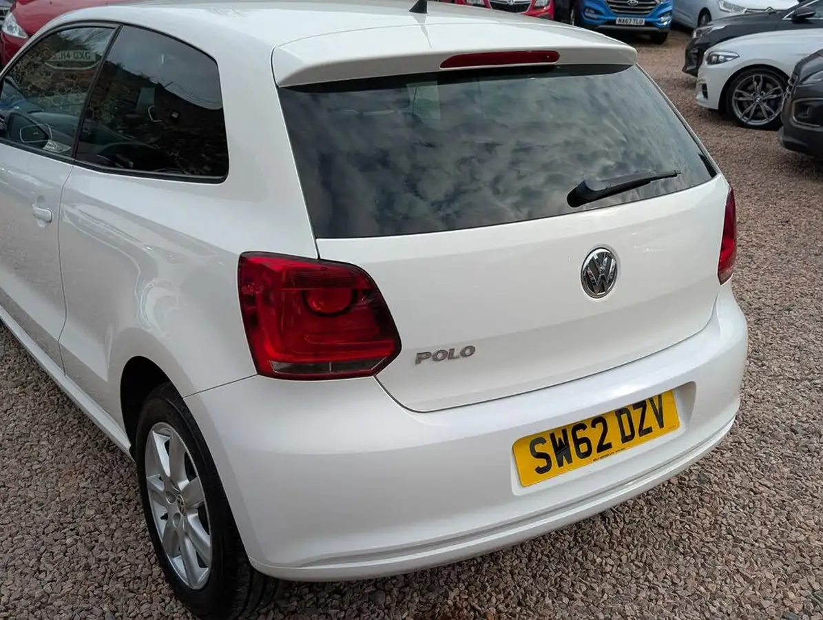 2012-volkswagen-polo-12-match-70ps-3d-big-16