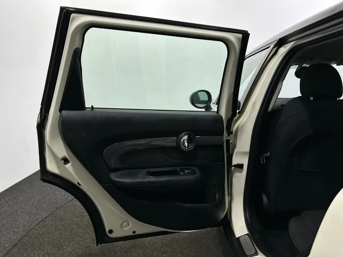 2018-mini-clubman-20td-cooper-sd-sport-auto-big-37