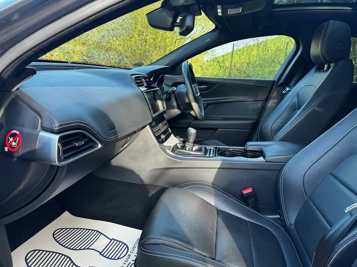 2017-jaguar-xe-20d-r-sport-180ps-ss-1999cc-big-55