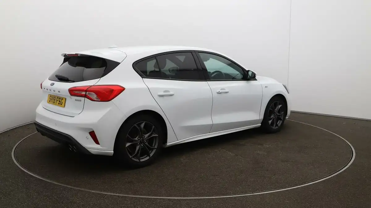 2019-ford-focus-10t-st-line-ss-hatchback-big-45