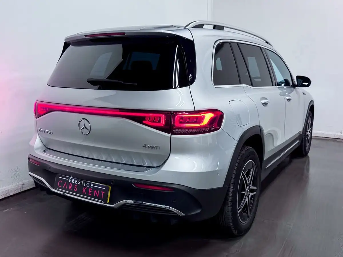 2022-mercedes-benz-eqb-e-eqb-350-amg-line-big-12