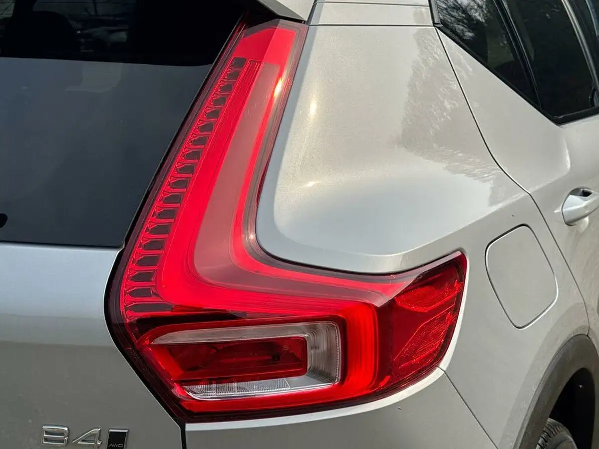2022-volvo-xc40-20-b4-plus-awd-big-36