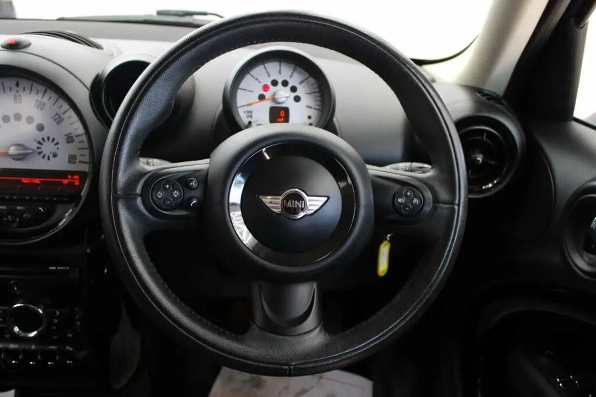2013-mini-countryman-16-cooper-pepper-big-23