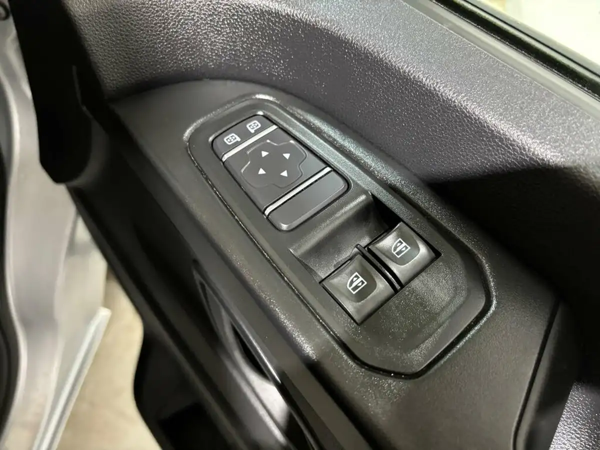 2022-renault-trafic-20dci-ll30-130-business-panel-big-11