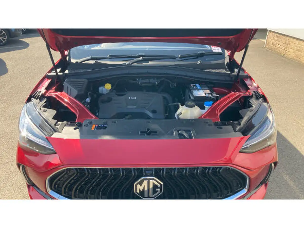 2023-mg-hs-15t-gdi-trophy-162ps-dct-big-7