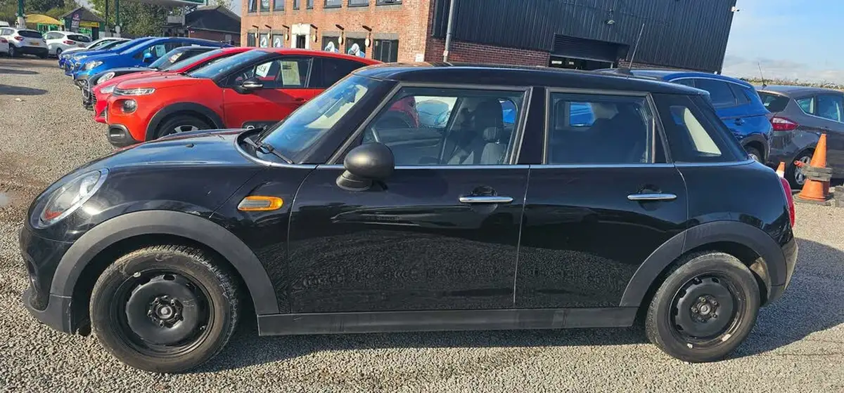 2016-mini-cooper-15td-one-d-5d-big-3