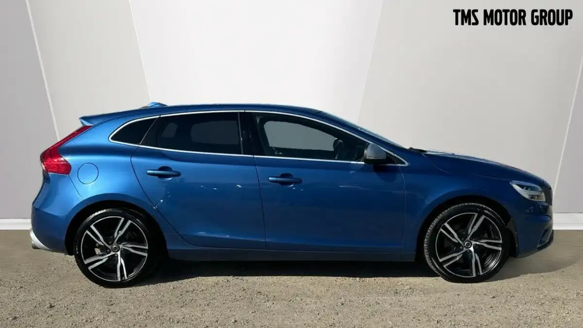2018-volvo-v40-20td-d3-r-design-pro-geartronic-big-2