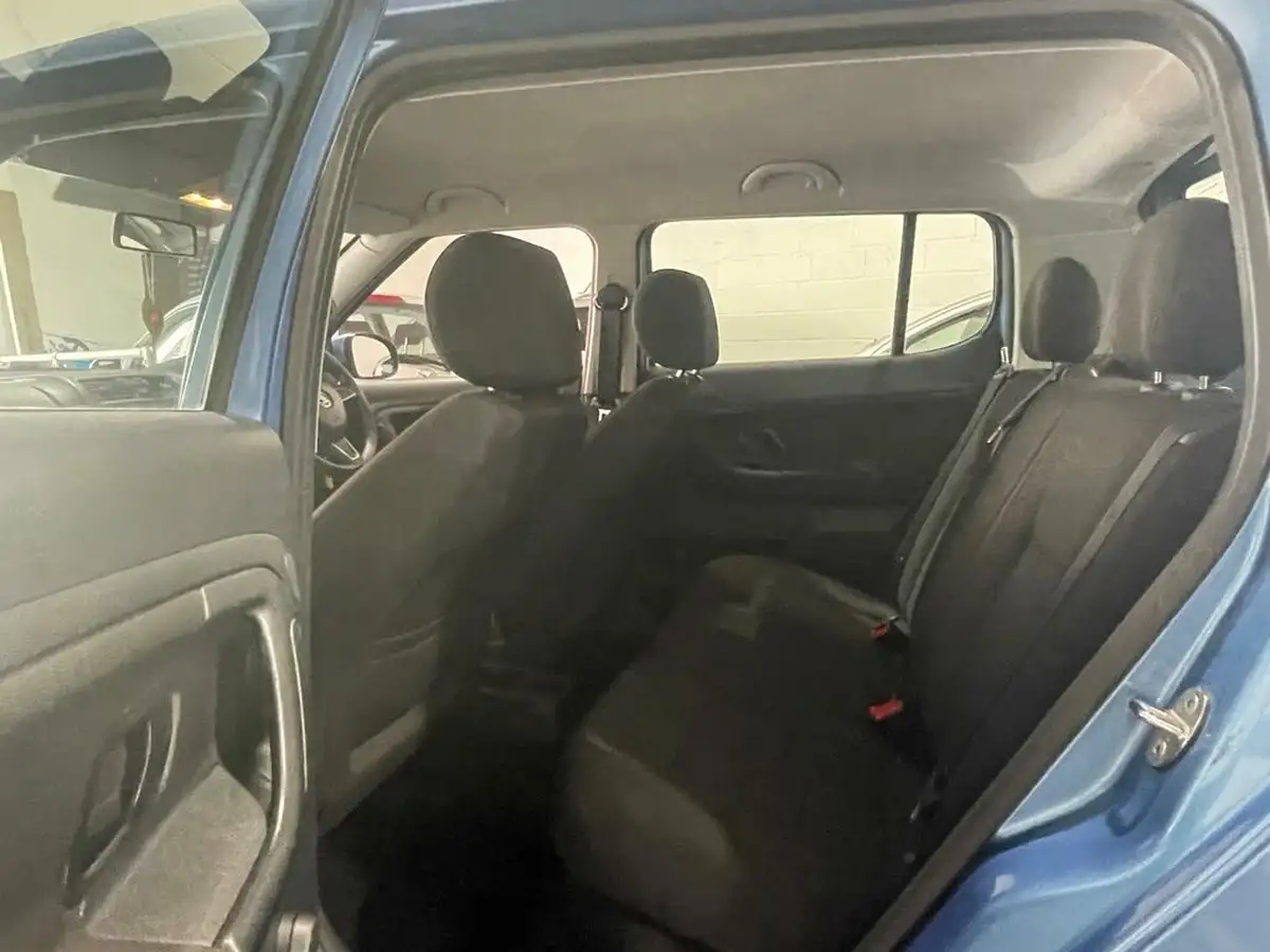 2014-skoda-fabia-12-se-70bhp-hatchback-1198cc-big-9