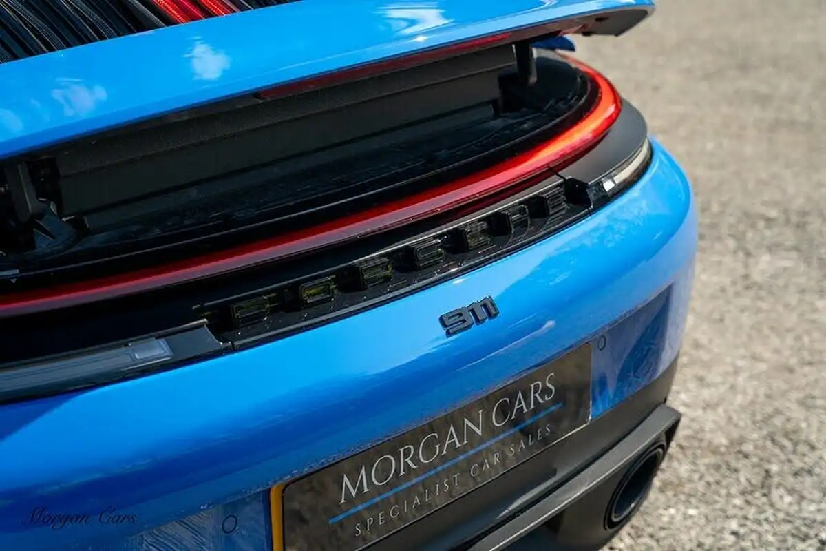 2025-porsche-911-30-carrera-394ps-coupe-big-10
