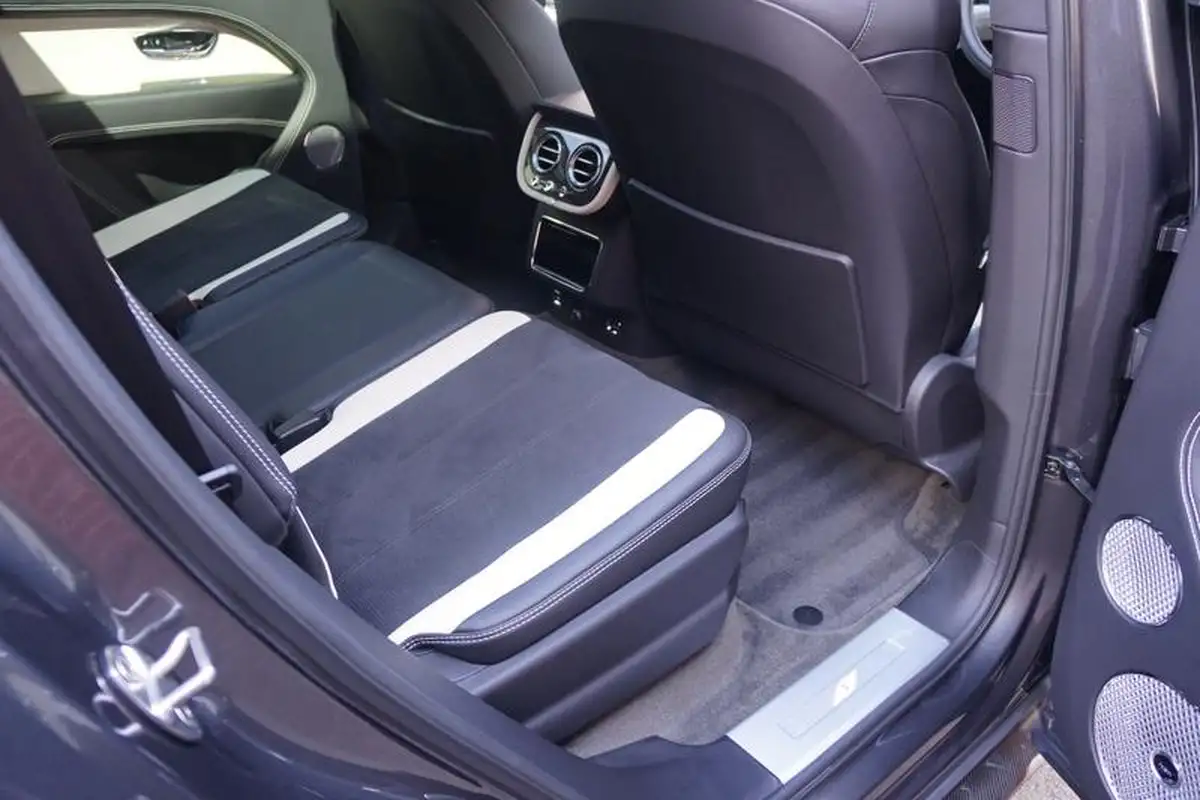 2022-bentley-bentayga-40-v8-s-big-24