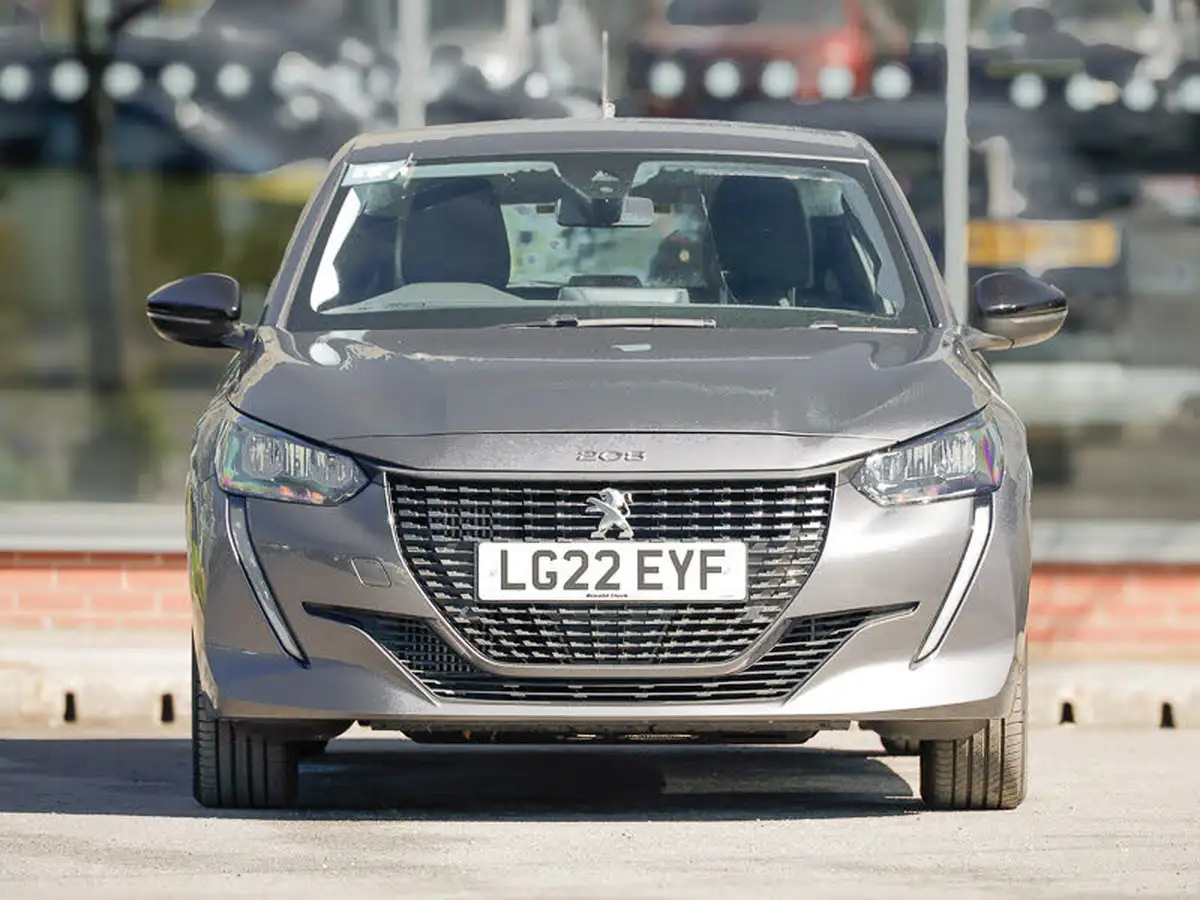 2022-peugeot-208-12-puretech-active-premium-100bhp-eat8-big-19