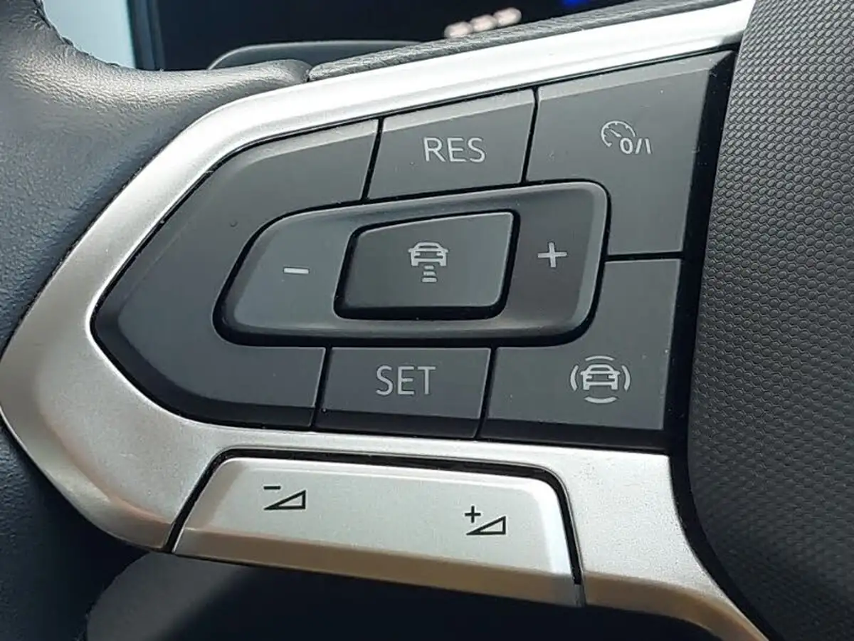 2022-volkswagen-t-roc-15-tsi-life-dsg-big-14