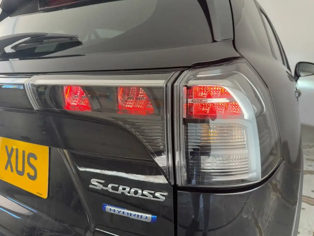 2023-suzuki-s-cross-14-boosterjet-motion-big-25