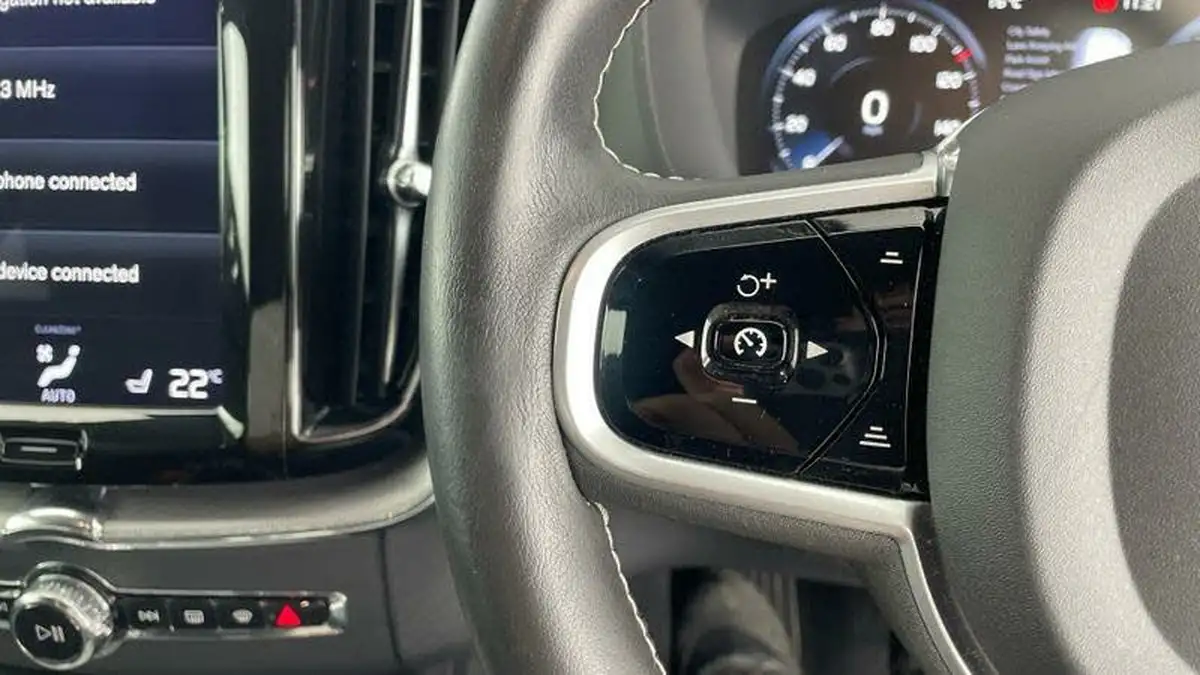 2021-volvo-xc60-20td-b4-r-design-awd-big-22