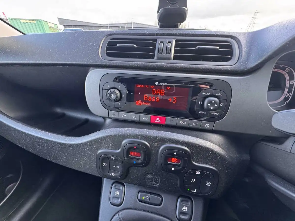 2021-fiat-panda-09-cross-85bhp-big-27