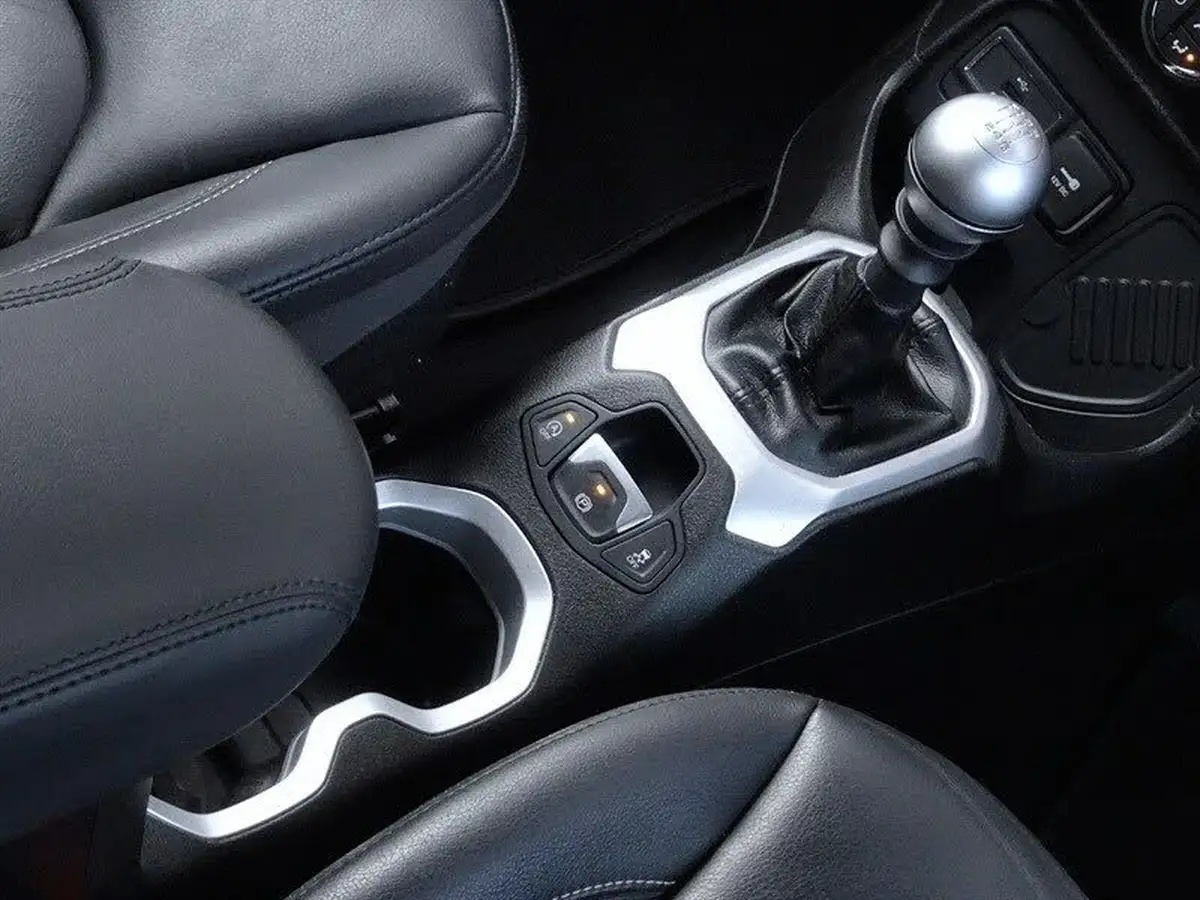 2016-jeep-renegade-16-multijet-ii-limited-ss-big-23