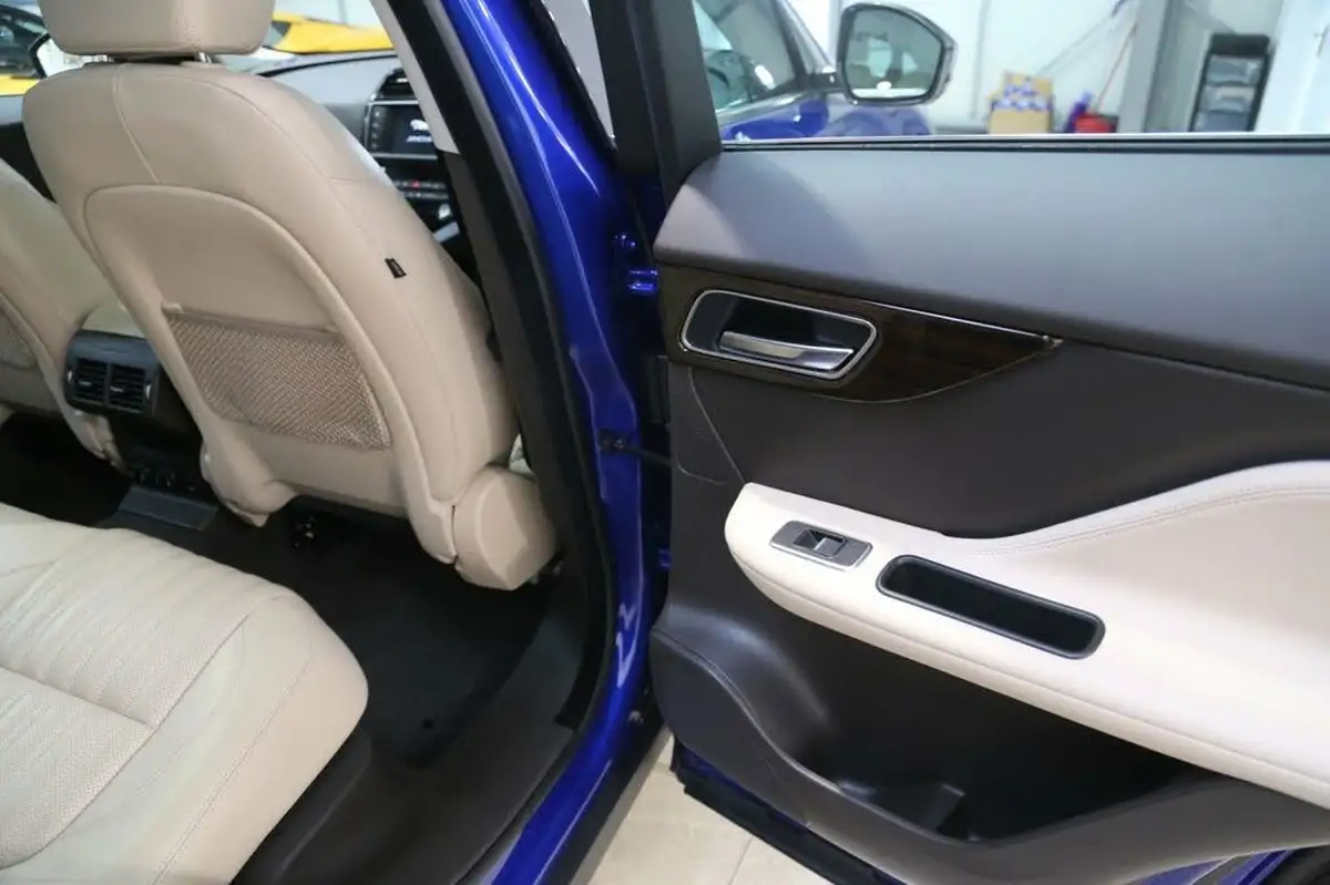 2017-jaguar-f-pace-20-i4d-portfolio-240ps-awd-ss-auto-big-31