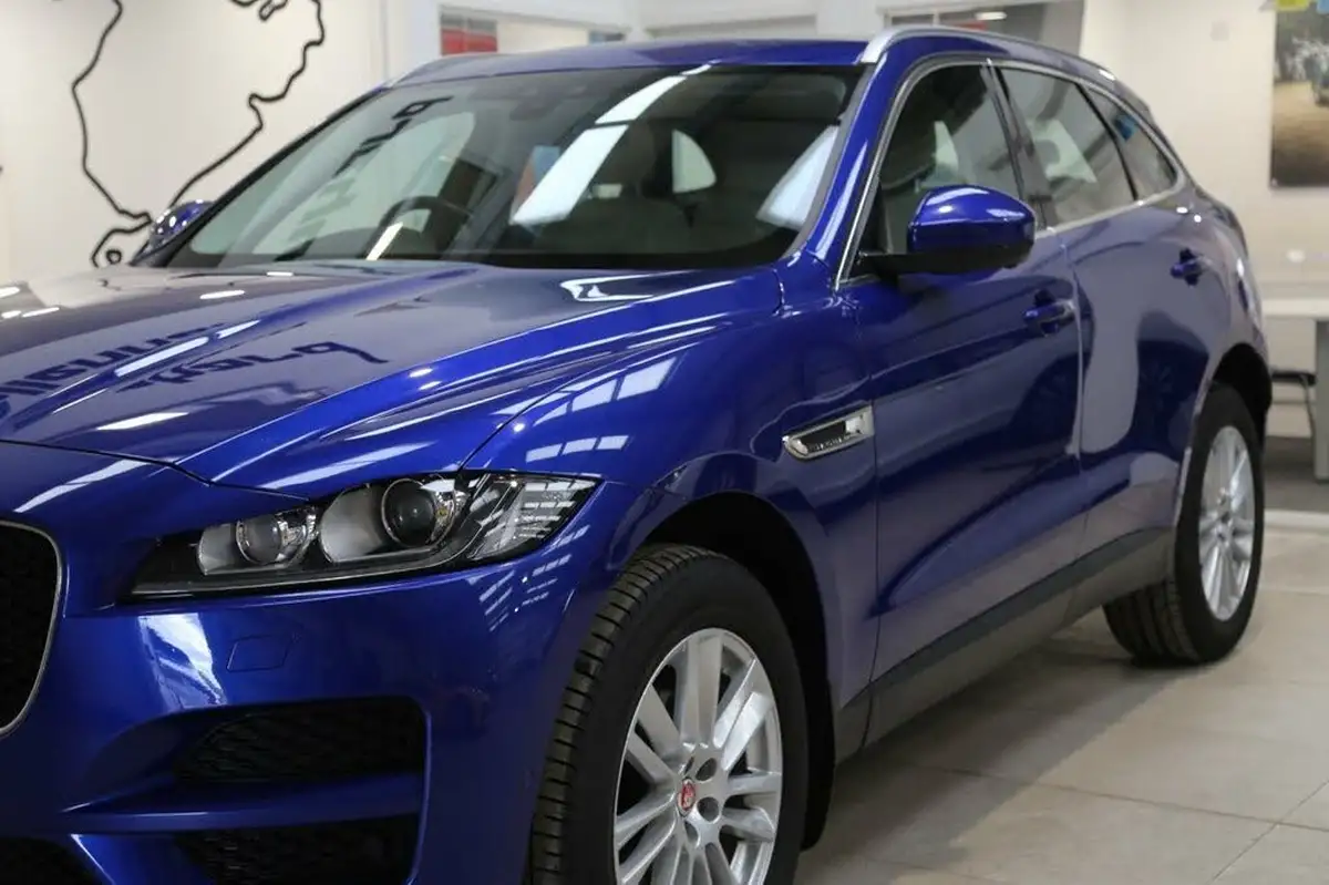 2017-jaguar-f-pace-20-i4d-portfolio-240ps-awd-ss-auto-big-13