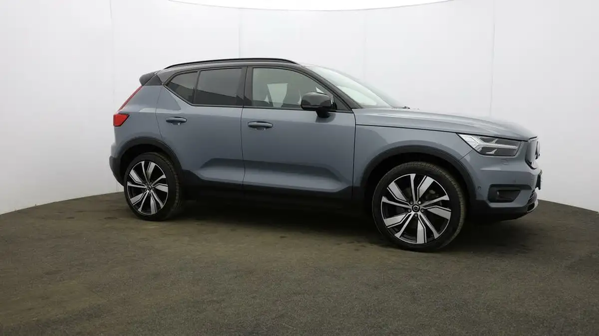 2021-volvo-c40-e-twin-recharge-pro-big-35
