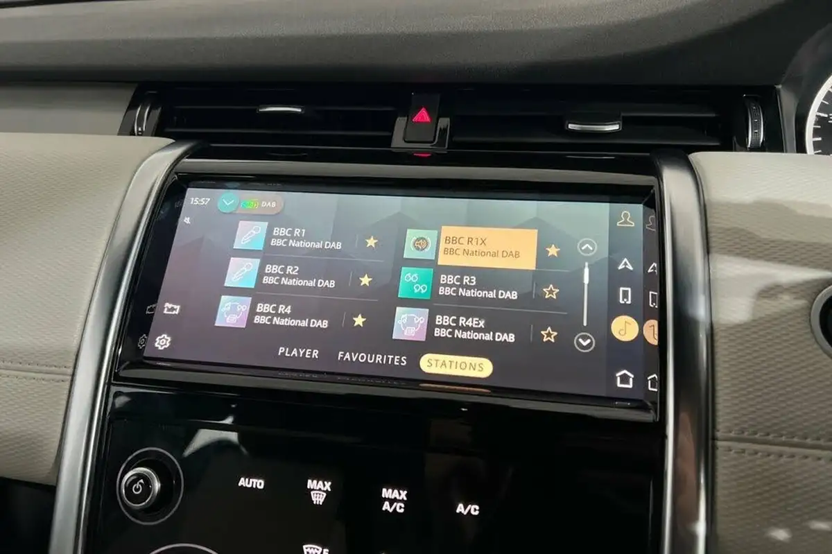 2021-land-rover-discovery-sport-15-p300e-r-dynamic-s-big-28