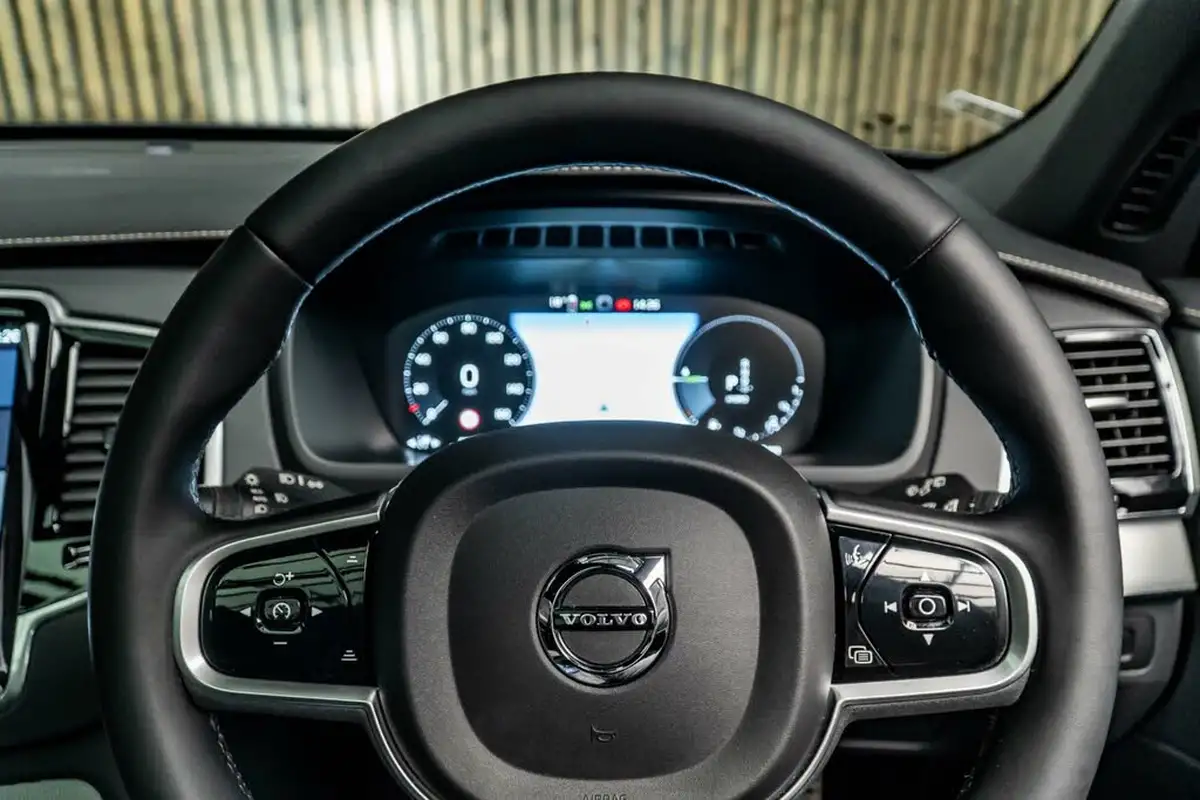 2021-volvo-xc90-20-t8-r-design-pro-455bhp-big-35