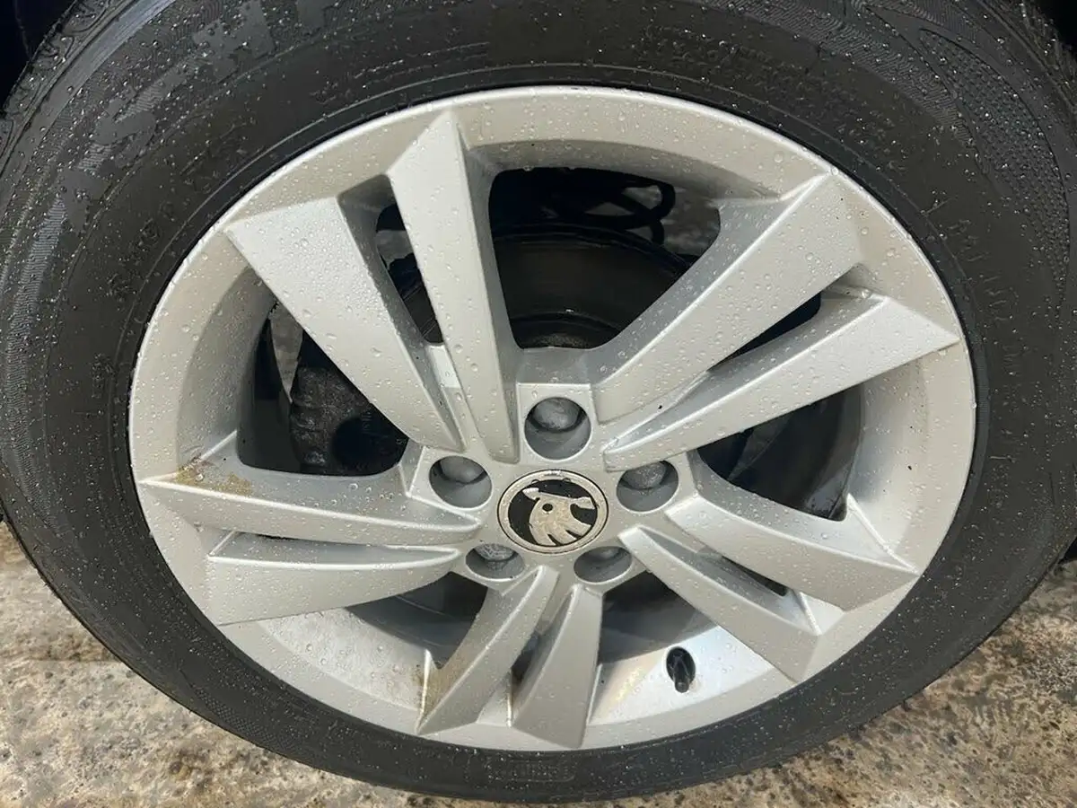 2020-skoda-fabia-10-tsi-se-109ps-estate-big-3