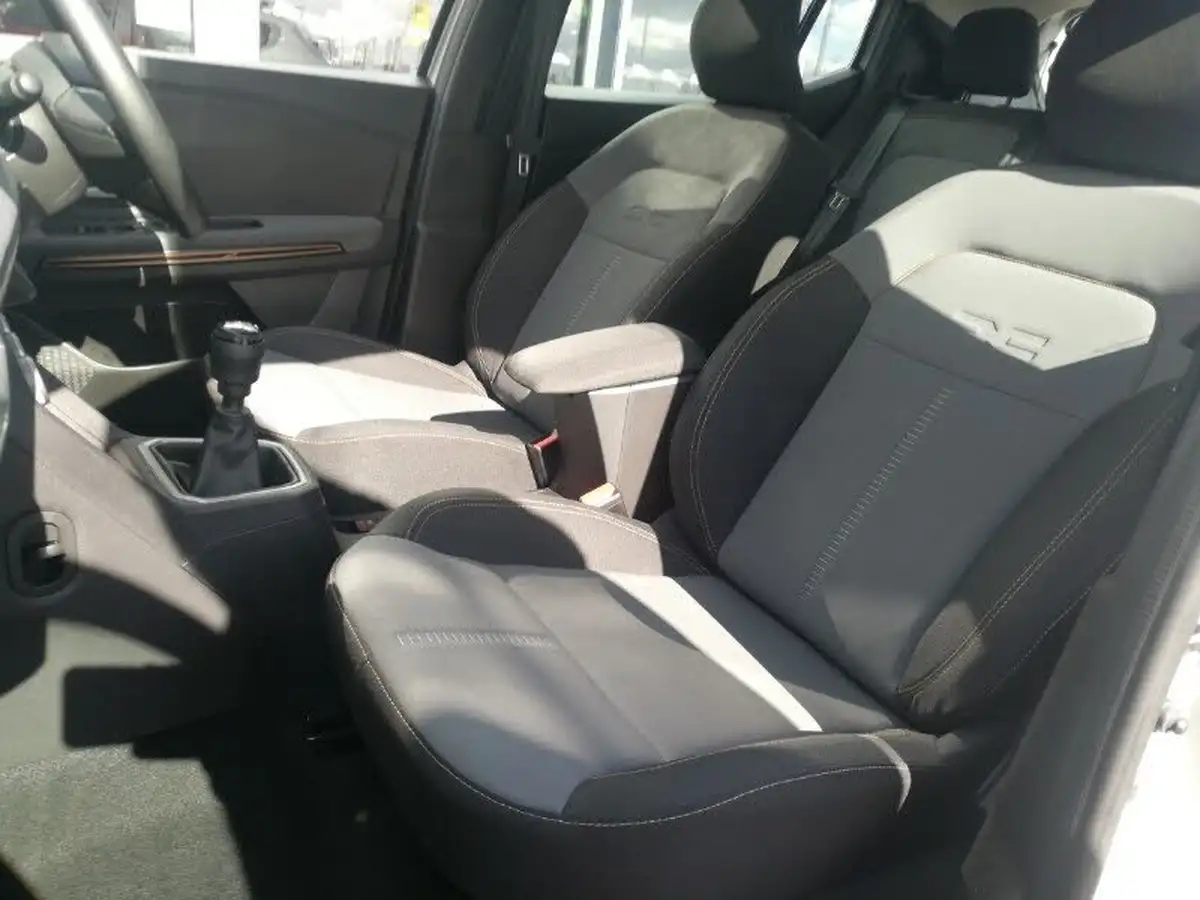 2024-dacia-sandero-stepway-10-tce-extreme-90bhp-big-4