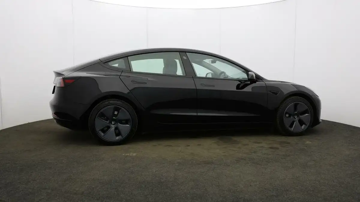 2021-tesla-model-3-e-long-range-awd-big-47