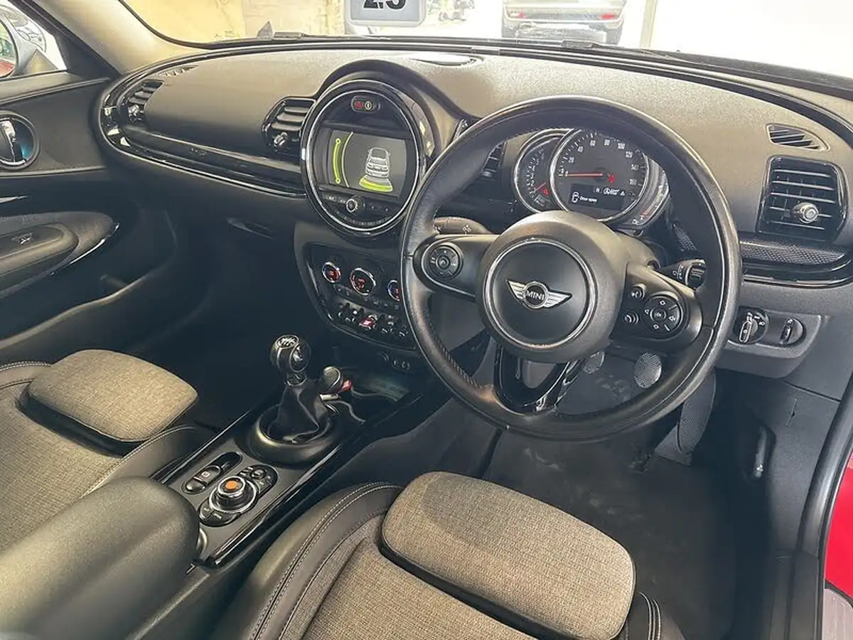 2017-mini-clubman-15-cooper-black-ss-big-8