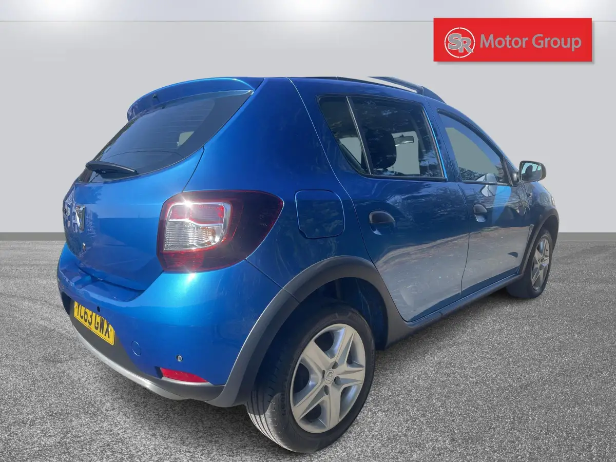 2013-dacia-sandero-stepway-09-laureate-big-12