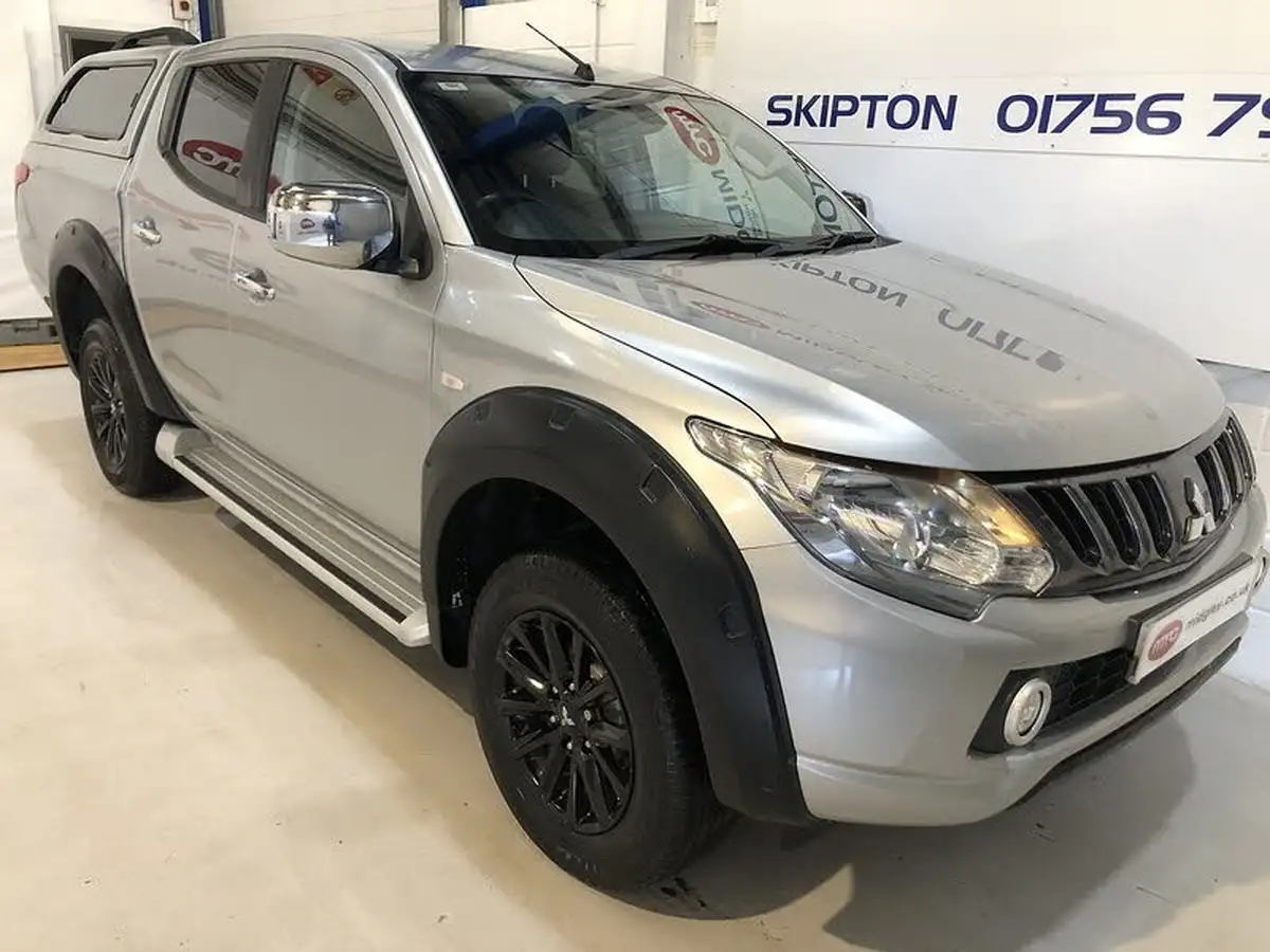 2019-mitsubishi-l200-24di-d-titan-eu6b-big-0