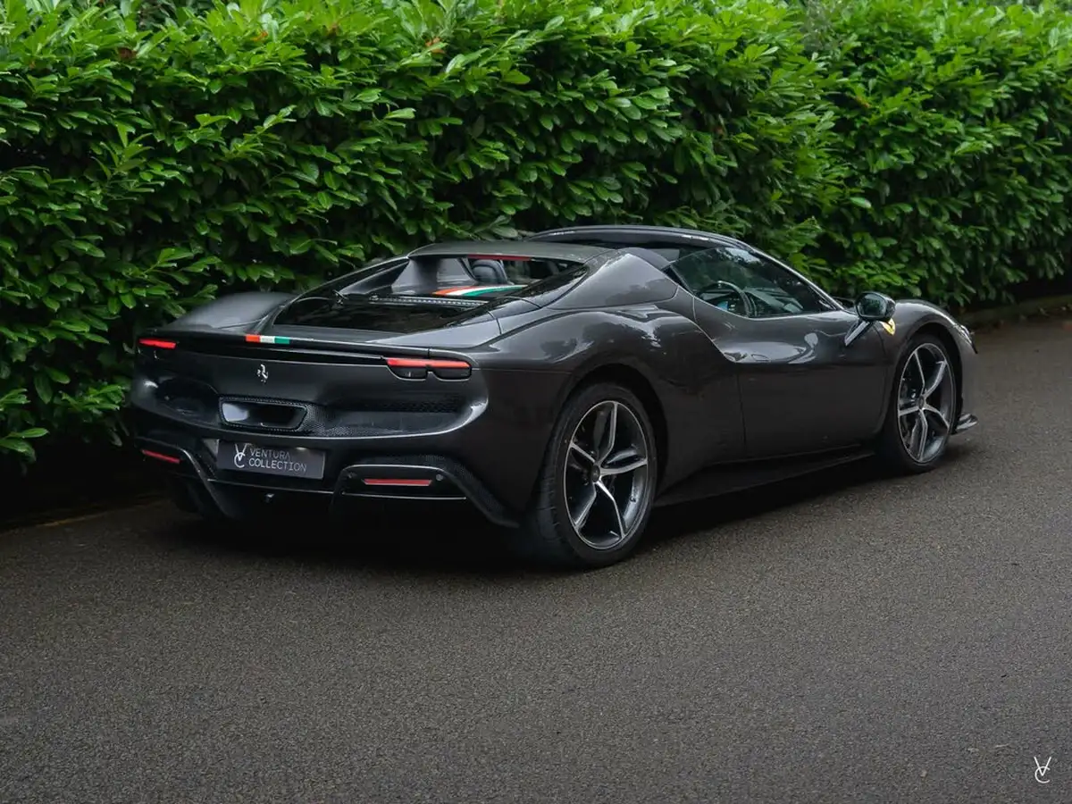 2023-ferrari-296-gts-big-6