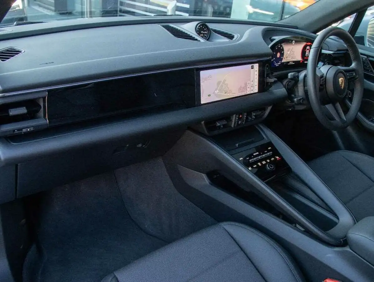 2025-porsche-macan-e-electric-big-9