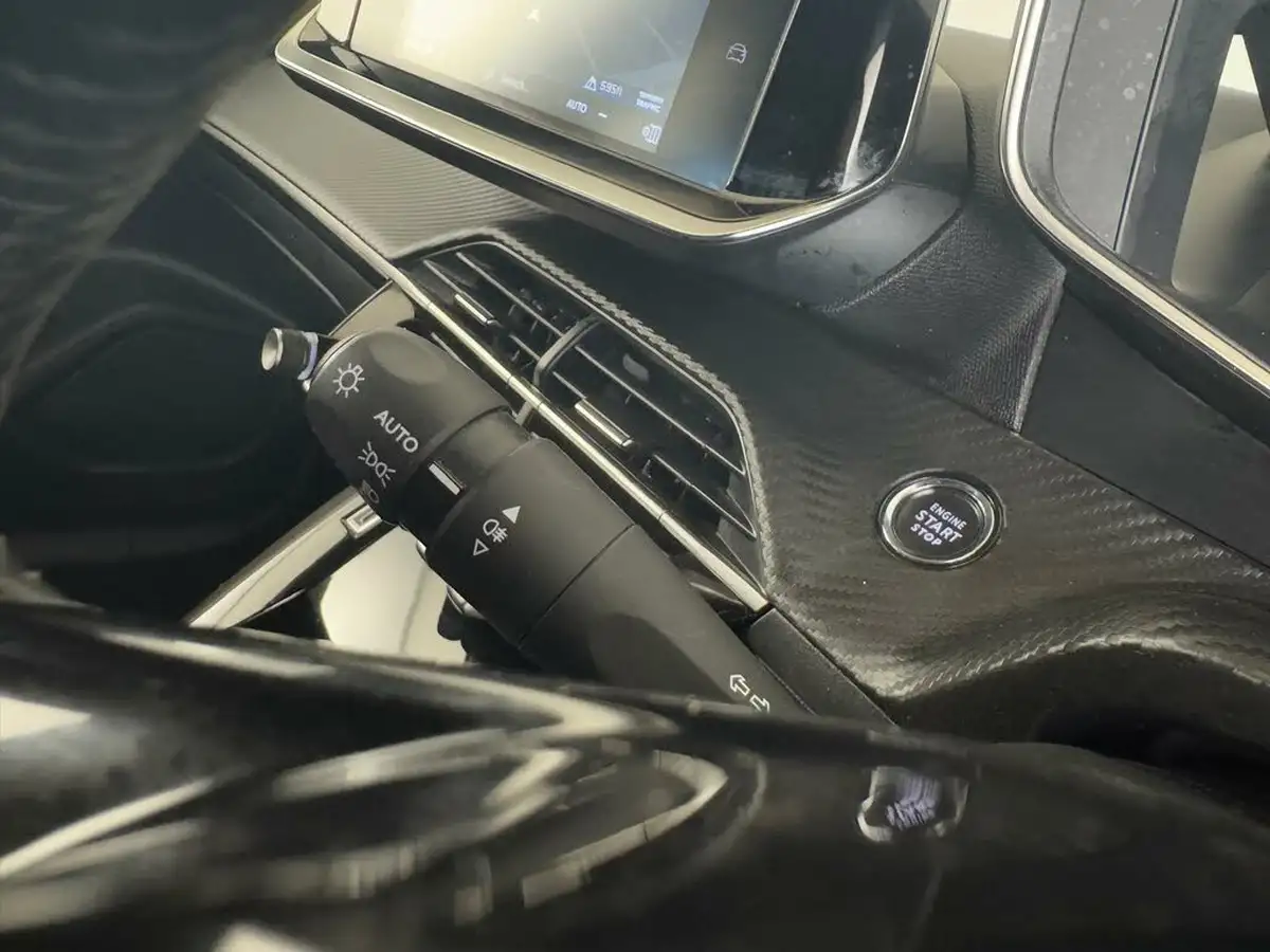 2023-peugeot-2008-suv-12-puretech-allure-premium-100bhp-big-25