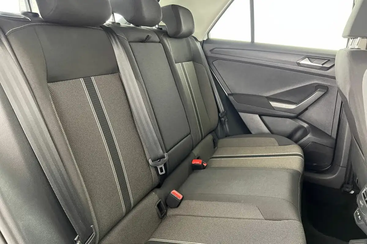 2021-volkswagen-t-roc-10-tsi-se-110ps-big-32