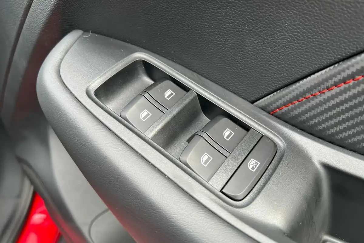 2023-mg-zs-suv-10t-gdi-exclusive-big-17